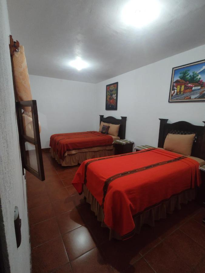 Francisco'S Rest House Hotel Antigua Chambre photo
