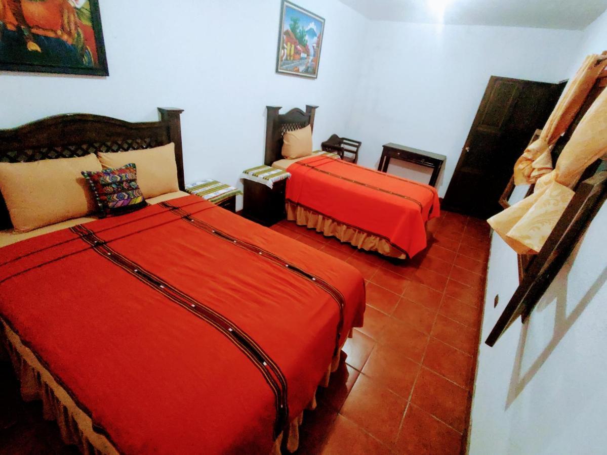 Francisco'S Rest House Hotel Antigua Extérieur photo